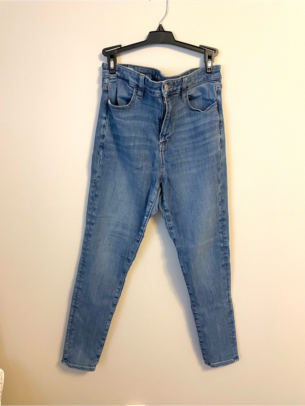 American Eagle Outfitters - Light Wash Blue Skinny Jeans - Size 10